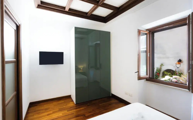 Rental in Rome Vicolo Trevi Apartment