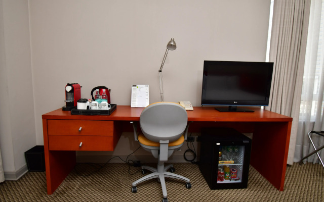 Radisson Ciudad Empresarial