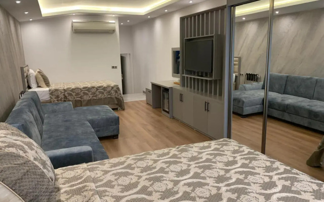 Regency World Hotel&Suites