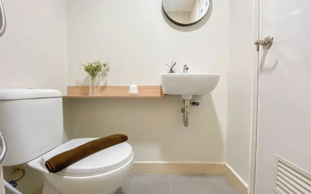 Affordable And Homey Studio Room At Meikarta Apartment