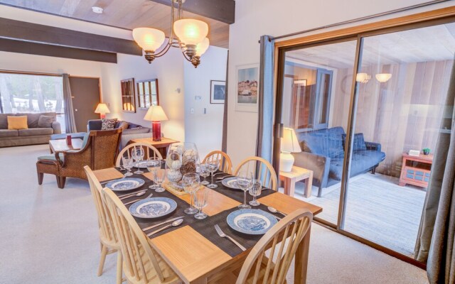 Meadow House #70 by Village Properties at Sunriver