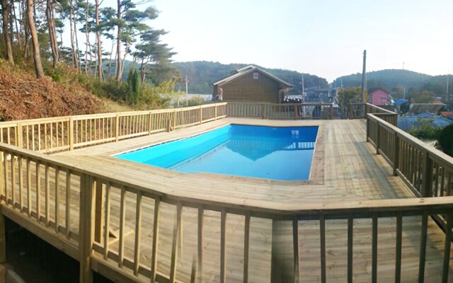 Anmyeondo Dream Garden Pension