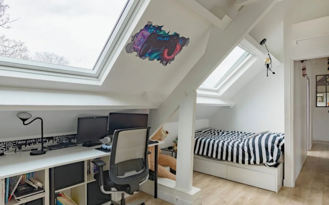 Paris Garden River residence