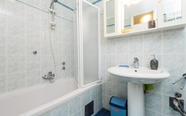 Beautiful Apartment in Icici With Wifi and 1 Bedrooms