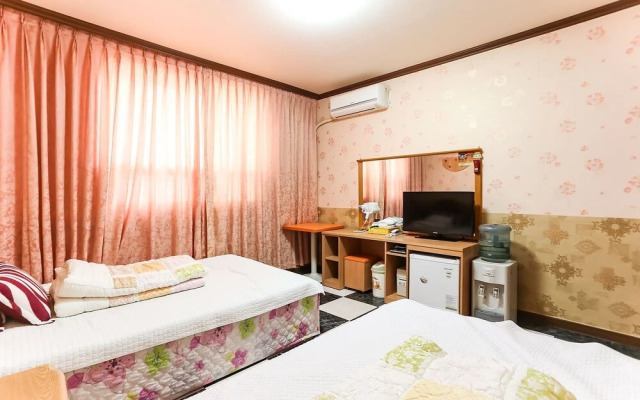 Gangneung Gyeongpodae Donghae Motel
