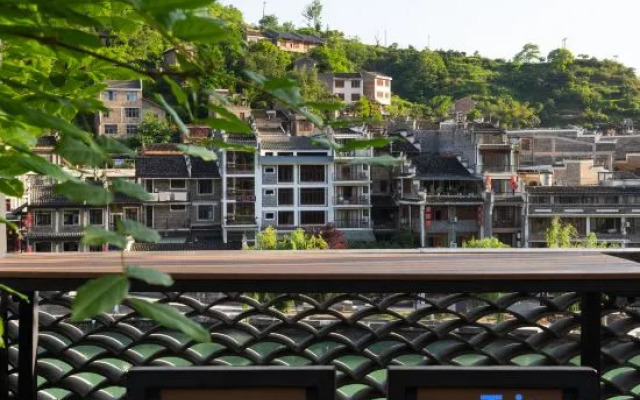 Riverside courtyard of Luan Xiyin mountain, Zhenyuan