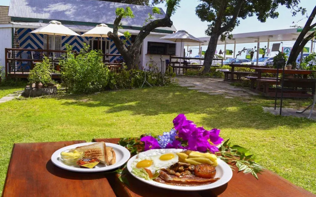 Maggie May House Boat
