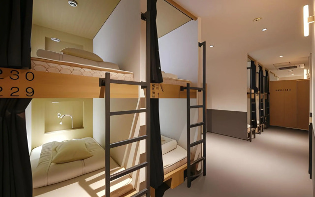 White Hostel shinsaibashi