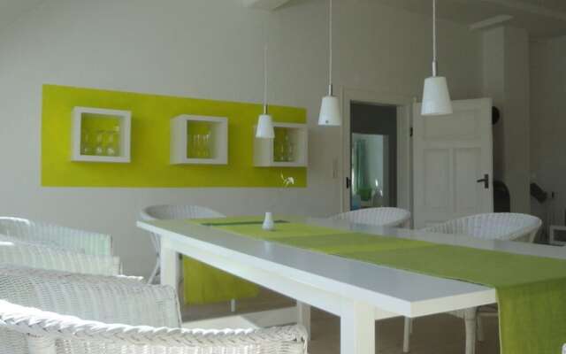 The Large Holiday Apartment