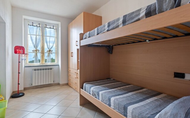 Traditional Holiday Home in Moneglia With Private Terrace