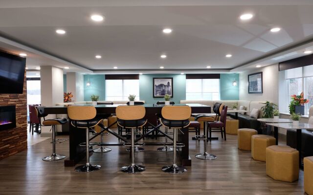 Comfort Inn & Suites Pottstown Eastern Gateway