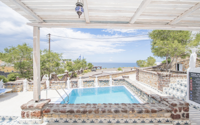 Starlight Luxury Seaside Villa & Suites