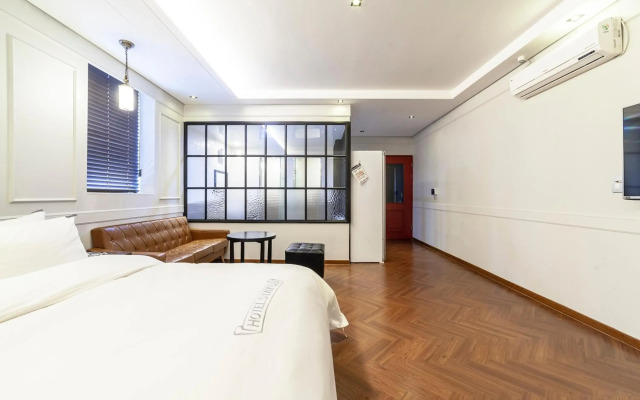 Hotel Stay 53