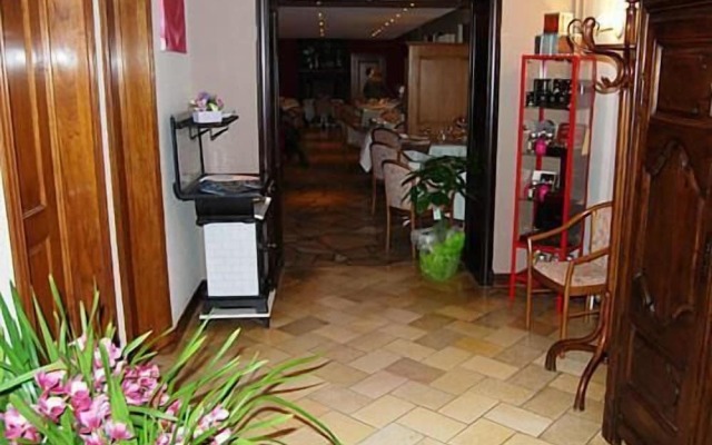 Hostellerie La Villa Des Roses