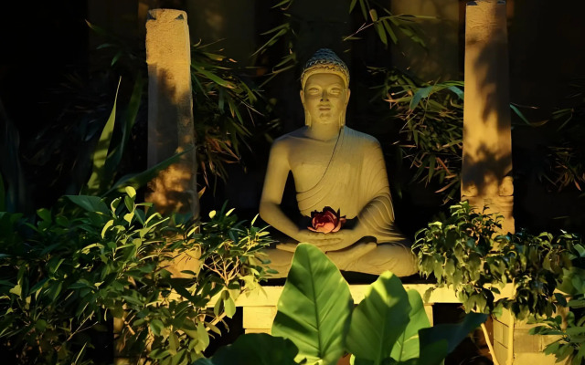 Hanu Reddy Residences Poes Garden