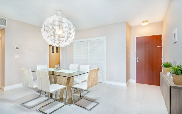Beautiful Apartment in Hollywood Beach
