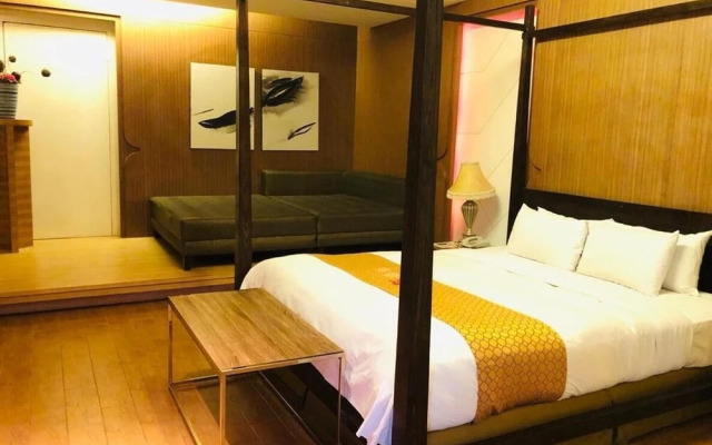 Hip Spa Motel