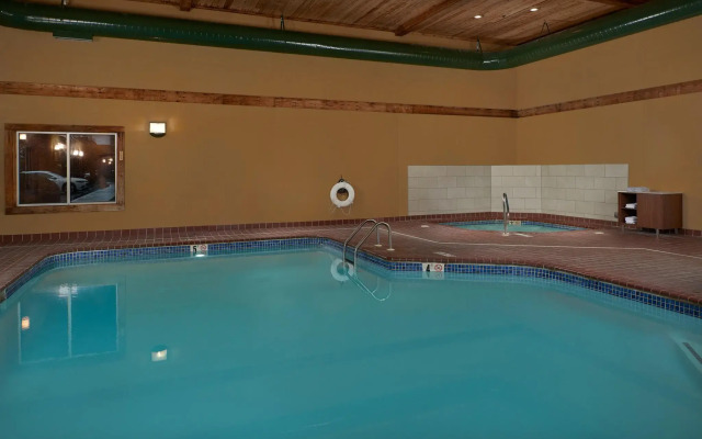 Holiday Inn Express & Suites Oxford by IHG