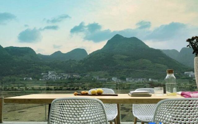 Xingyi Yunqi No.1 Inn (Xia Nahui Branch, Wanfenglin Scenic Area)