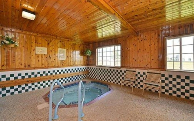 Quality Inn & Suites Grinnell near University