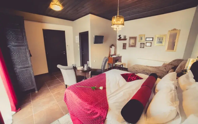 Paroraia boutique rooms