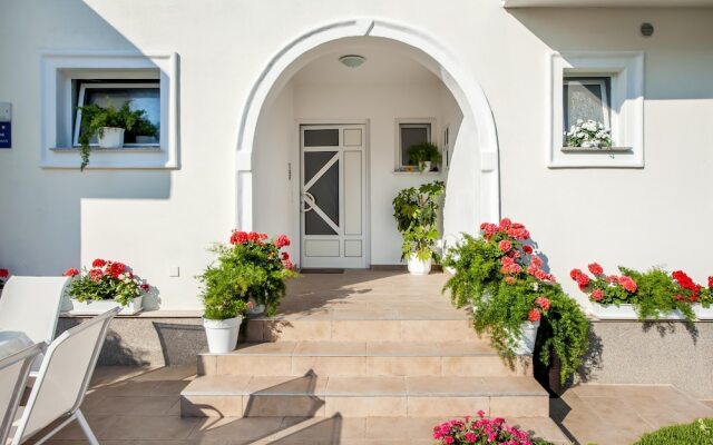 Apartments and Room Marko