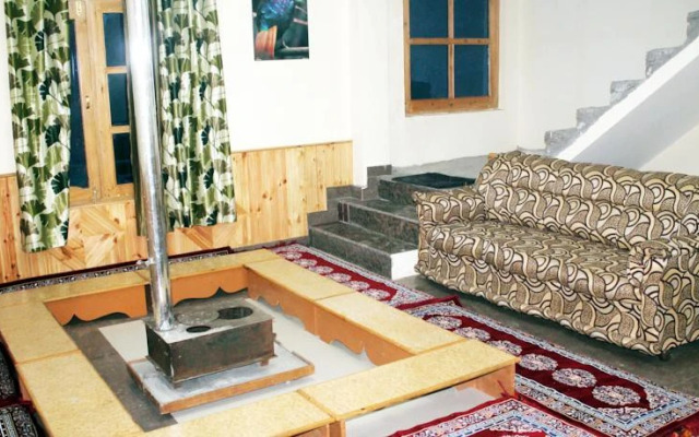 Ride At Hill-Nihal Hotel & Cottage
