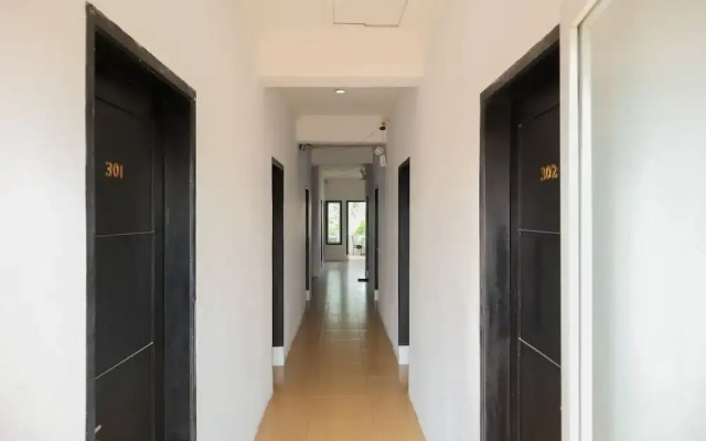 OYO 1317 Pinnus Residence Syariah