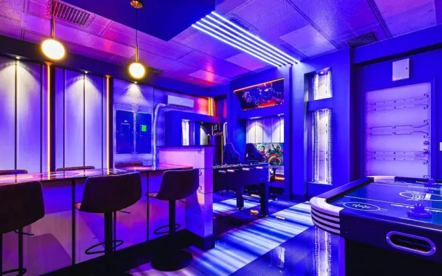 Extraordinary 10br Private Pool Spa Near Disney