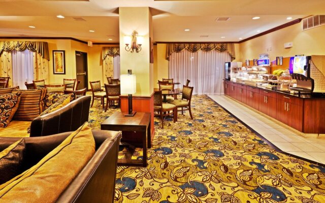 Holiday Inn Express & Suites Ponca City by IHG
