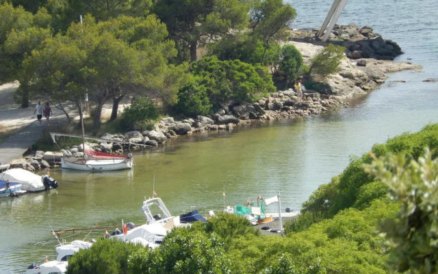 Annabel's Apartments II