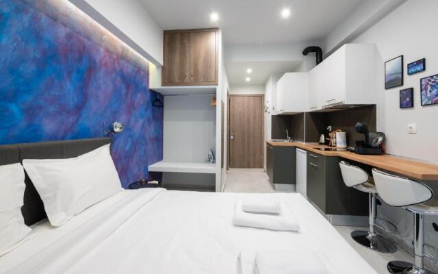 DK Mini Studio White Tower