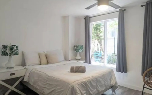 Pool Parking 2 Bedroom Retreat Sleeps 5