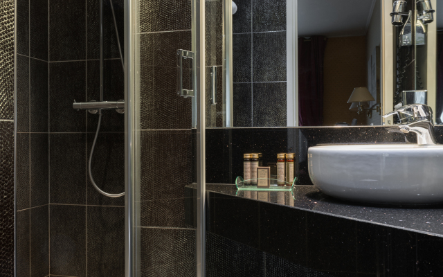 Neuilly Park Hotel