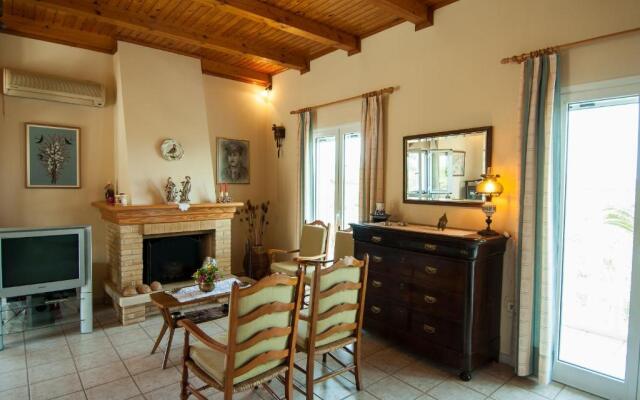 Thalia's Holiday House