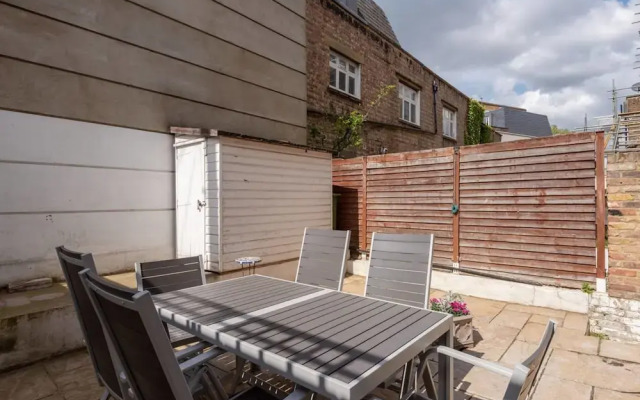 Newly Refurbished 2 Bedroom Flat in Fulham