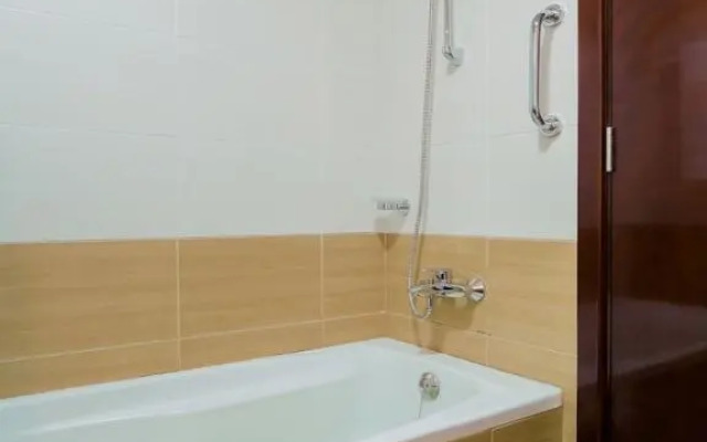 Marina Suites by OYO Rooms