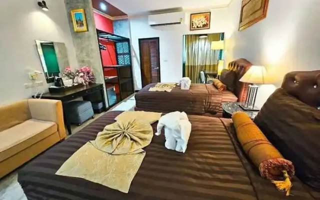 Chiangmai Lanna & Modern Loft  Hotel