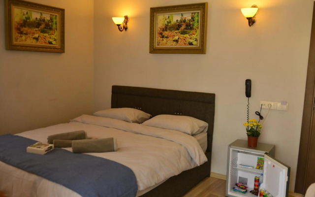 Pure Diamond Hotel