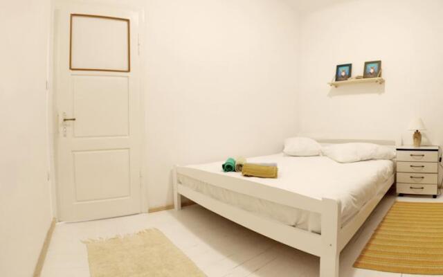 Apartment Nocturno