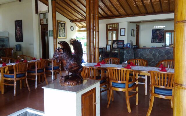 Starlight Restaurant & Bungalows