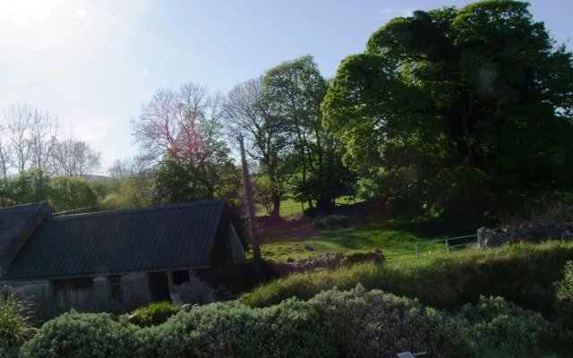 Glendalough 10 Minutes from Beautiful Farmhouse