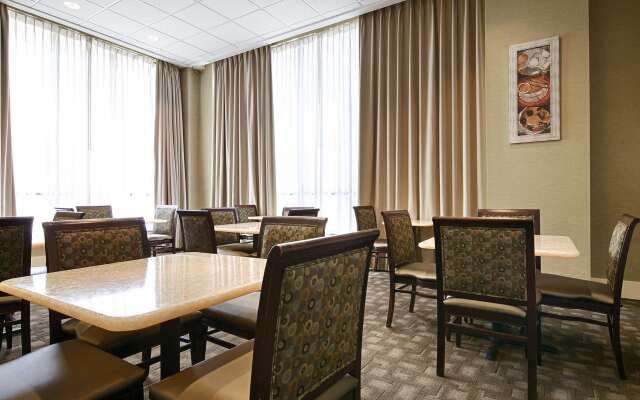 Best Western Plus Philadelphia Airport S. At Widener Univ.