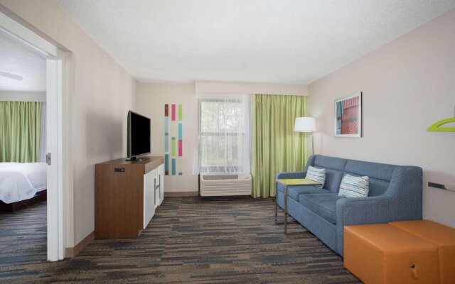 Hampton Inn & Suites Kansas City-Merriam