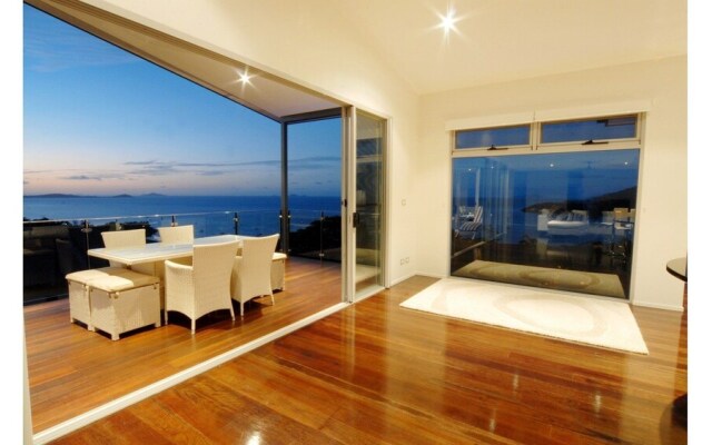 Horizons - Airlie Beach