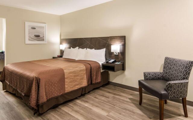 Quality Inn & Suites Dallas - Cityplace