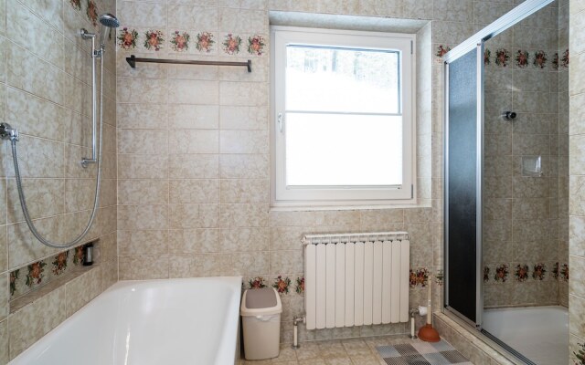 Holiday Home in Königsleiten With Terrace, Garden, Parking