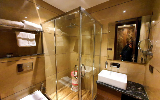 Hotel Makhan Residency