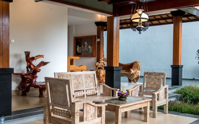 ZEN Rooms Sriwedari Ubud 2