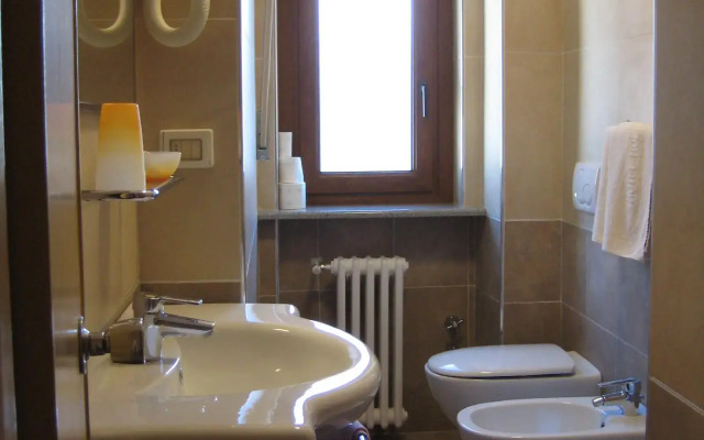 Hotel Holiday Debili